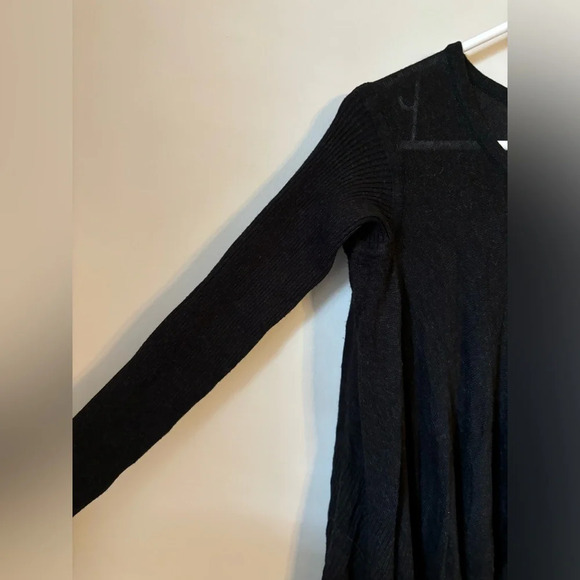 Lululemon Hi-Lo Asymmetrical Black Sweater Size Small - Picture 6 of 7